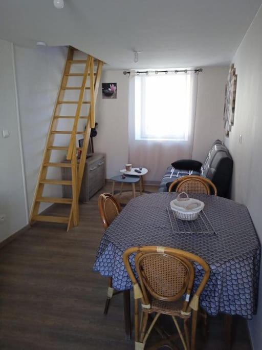Maison Pour 2 A 4 Personnes Brassac-les-Mines Eksteriør billede